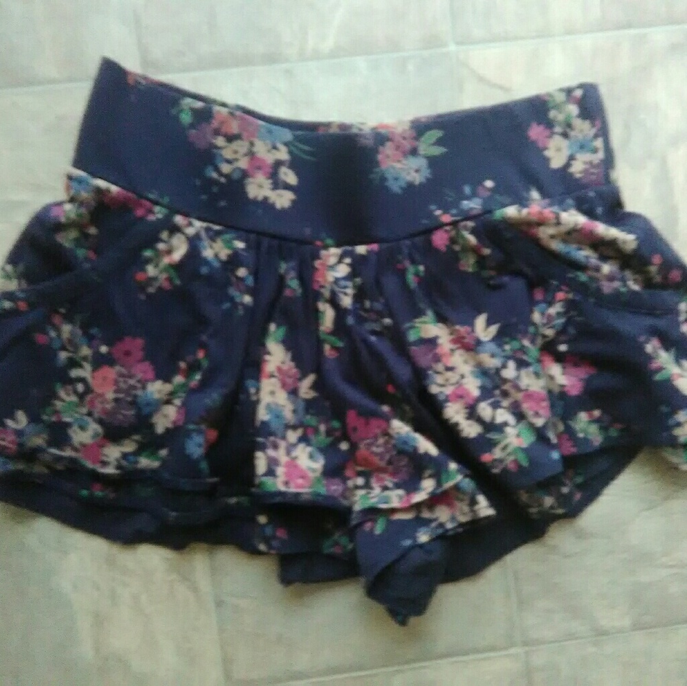 Express Floral Ruffle Shorts